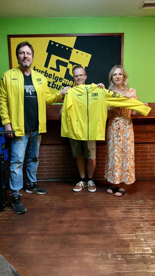 Neue Trainingsjacken